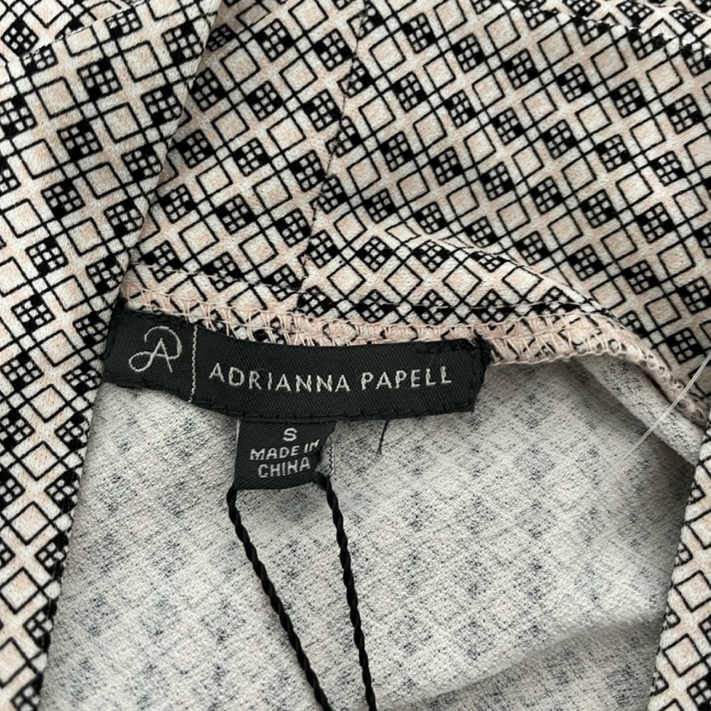 Adrianna Papell Tie Neck Blouse S Black Cream Geometric Flutter Sleeve NWT - Picture 12 of 14